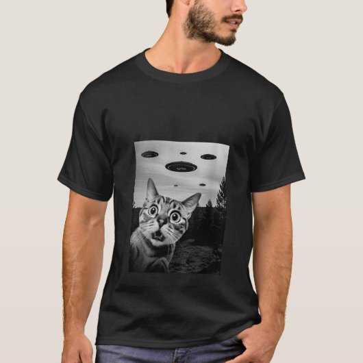 Cat Alien Invasion UFO's Grappige Weirdcore Esthet T-shirt (Voorkant)