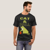 Cat and Ball cat holding a basketball with its paw T-shirt (Voorkant volledig)