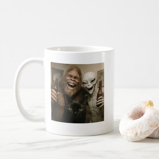 Cat Bigfoot Alien Selfie BFF Grappige Foto met UFO Koffiemok (Met donut)