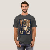 Cat Dad Pride – Rugged Feline Art T-shirt (Voorkant volledig)
