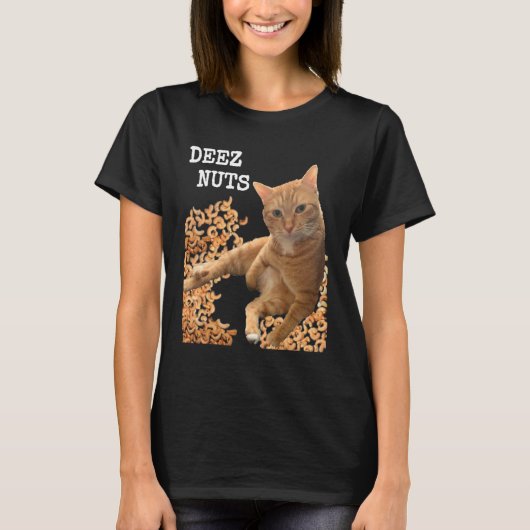 Cat DEEZ NUTS joke with cashews T-shirt (Voorkant)