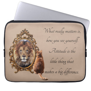 Cat Gazing Mirror Lion Inspirerend tekst Laptop Sleeve