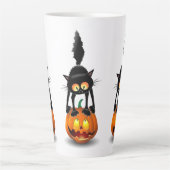 Cat Halloween Scared Cartoon op pompoen Latte Mok (Voorkant)