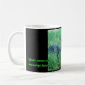 Cat-in-grass Aangepaste Mok (Links)