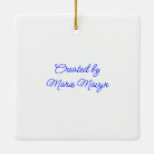 Cat in Snow Wearing Ear Muffs Keramisch Ornament (Achterkant)