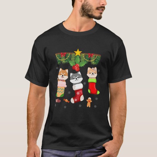 Cat in Sock Santa Kerstpyjama licht Funny H T-shirt (Voorkant)