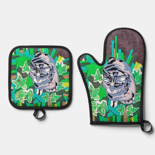 Cat, in the Ivy Ovenwant & Pannenlap Set (Voorkant)