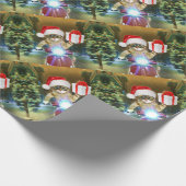 Cat in the Santa Claus hat delivers Christmas gift Cadeaupapier (Hoek)