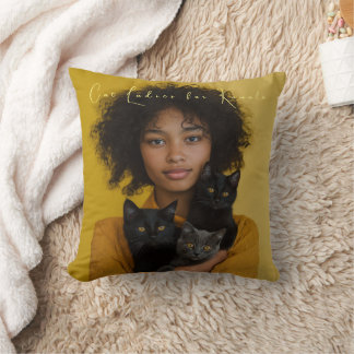 Cat Ladies voor Kamala Throw Kussen