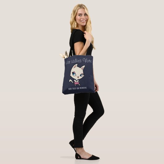 Cat Ladies Vote Funny Script Chic Schattige Femini Tote Bag (Op model)