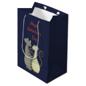 Cat Love Couple Navy en Red Happy Valentine's Day Medium Cadeauzakje (Voorkant Gekanteld)