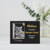 Cat Lover on Black Slumber Party Uitnodiging Briefkaart (Staand voorkant)