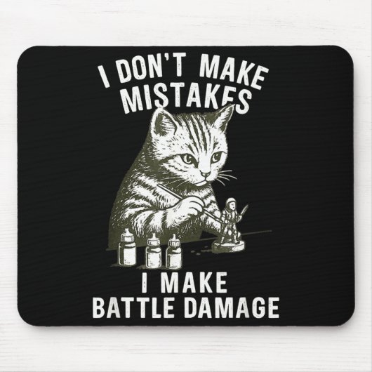 Cat Miniature Painter Battle Damage Funny Miniatur Muismat (Voorkant)