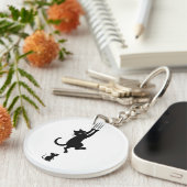 Cat & Mouse Showdown – Grappig Cartoon T-shirt Sleutelhanger (Voorkant Rechts)