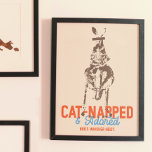 Cat-Napped Grappige Kat Pun Kangoeroe Weirdcore Poster<br><div class="desc">Maak je klaar om te grinniken met ons punny en vreemd specifieke 'Cat-napped & Adored' shirt! Dit rare meesterwerk is een kangoeroe die een kat knuffelt - een puur schattige en punny combo. Onze shirten gaan hard op humor, waardoor ze een must-have zijn voor iedereen die van een goede lach...</div>