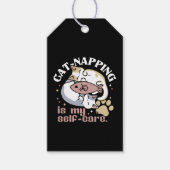 Cat-Napping is mijn zelfzorg Schattigee Cat Quote Cadeaulabel (Voorkant)