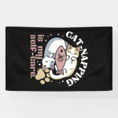 Cat-Napping is mijn zelfzorg Schattigee Cat Quote Spandoek (Horizontaal)
