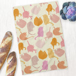 Cat Pattern Roze Sinaasappel Cream Theedoek<br><div class="desc">Modern roze en oranje kattenontwerp op een crème achtergrond voor dierenvrienden. Originele kunst van Nic Squirrell.</div>