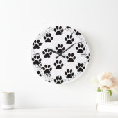 Cat Paw Drukt Romeinse numerieke klok af (Huis)