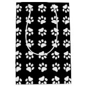 Cat Paw Print Pattern Black and White Birthday Medium Cadeauzakje (Voorkant)