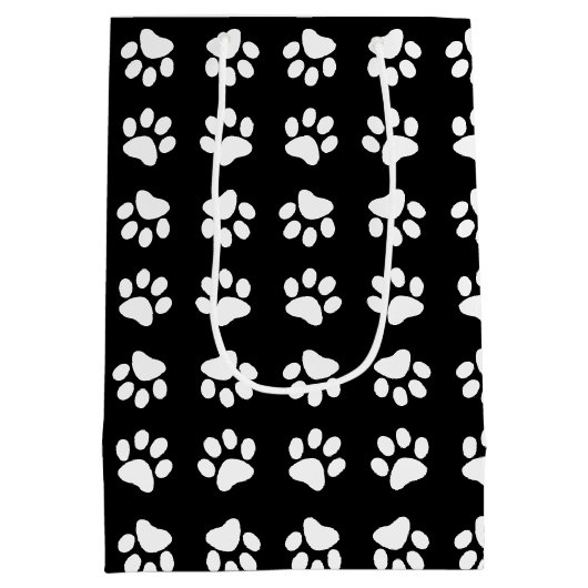 Cat Paw Print Pattern Black and White Birthday Medium Cadeauzakje (Achterkant)