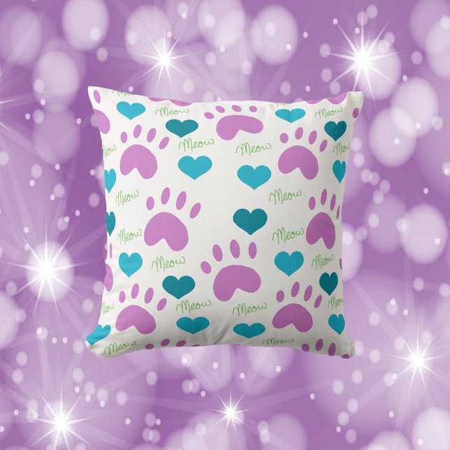 Cat Paws Harten Miauw Patroon Roze Blauwgroen Groe Kussen (A cute throw pillow with a pattern of hearts, cat paw prints and the word meow)