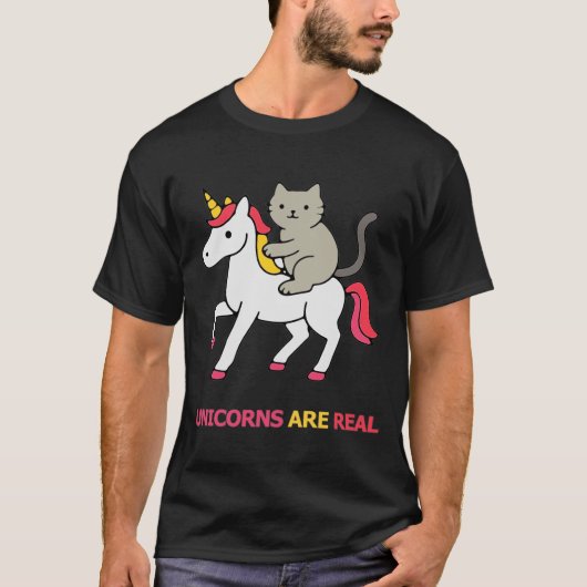 Cat riding an unicorn t-shirt (Voorkant)