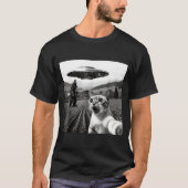 Cat Selfie With Alien Ufo Funny Cat Alien Bigfoot  T-shirt (Voorkant)