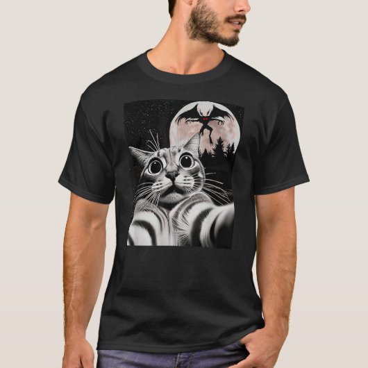 Cat Selfie With Mothman Cat Lover and Cryptid Crea T-shirt (Voorkant)