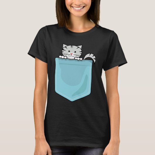 cat sitting inside a pocket  Tabbies Stripes Patte T-shirt (Voorkant)