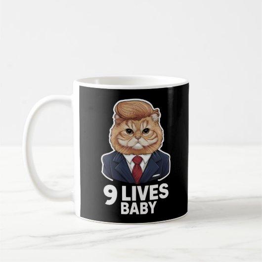Cat Trump 9 woont in Baby Koffiemok (Links)
