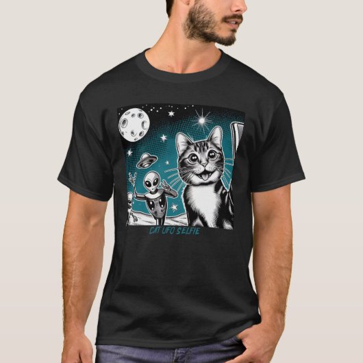 Cat UFO Selfie: Green Alien #8 T-shirt (Voorkant)