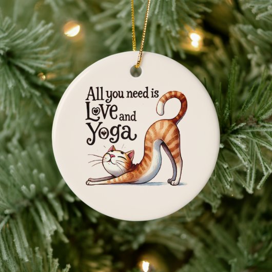 Cat Yoga Pose - Alles wat je nodig hebt is liefde  Keramisch Ornament (Boom)