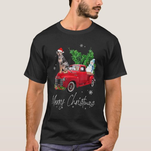 Catahoula Leopard Dog Riding Red Truck T-shirt (Voorkant)