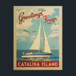 Catalina Island Sailboot Vintage Travel California Briefkaart<br><div class="desc">Deze groeten uit Catalina Island California,  het vintage-reisontwerp is voorzien van een boot die op het water zeilt met zeemijlen en een blauwe hemel gevuld met prachtige witte wolken.</div>