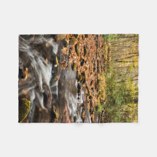 Cataloochee Creek NC: Grote rokergebergte Fleece Deken (Voorkant (Horizontaal))