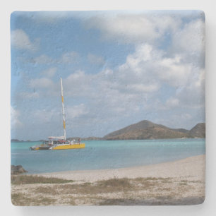 catamaran op een strand op het Antigua-Onderzetter Stenen Onderzetter