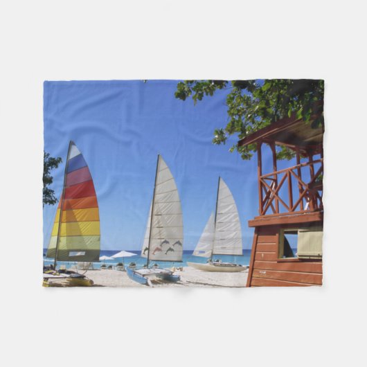 Catamaranen en reddingsboten op strand fleece deken (Voorkant (Horizontaal))
