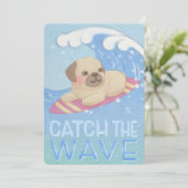 Catch the Wave: Pug Surfer Illustratie Bedankkaart (Staand voorkant)