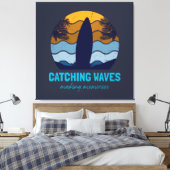 Catching Waves Retro Surfboard Strandkunst Canvas Afdruk (Insitu (Slaapkamer))