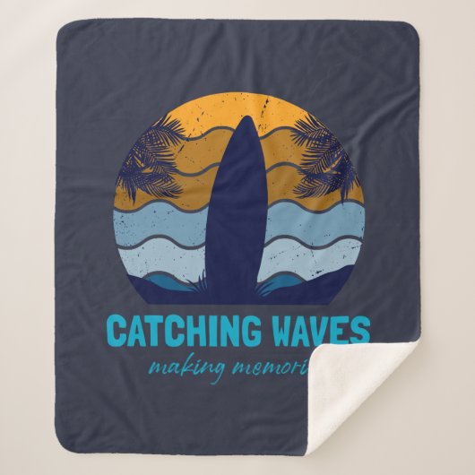 Catching Waves Retro Surfboard Strandkunst Sherpa Deken (Voorkant)