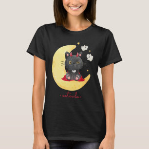 Catcula een klein poesje als dracula op een maan t-shirt
