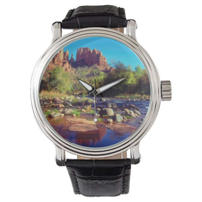Cathedraal Rock reflecterend in Oak Creek Horloge (Voorkant)