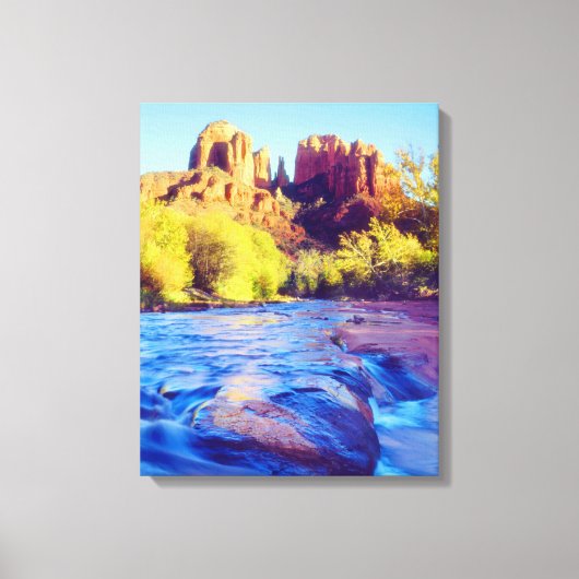 Cathedral Rock reflecterend in Oak Creek, Arizona Canvas Afdruk (Voorkant)