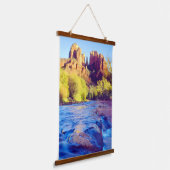 Cathedral Rock reflecterend in Oak Creek, Arizona Hangend Wandkleed (Gebogen)