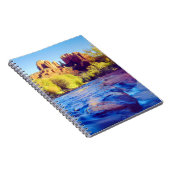 Cathedral Rock reflecterend in Oak Creek, Arizona Notitieboek (Rechterzijde)