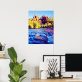 Cathedral Rock reflecterend in Oak Creek, Arizona Poster (Thuiskantoor)