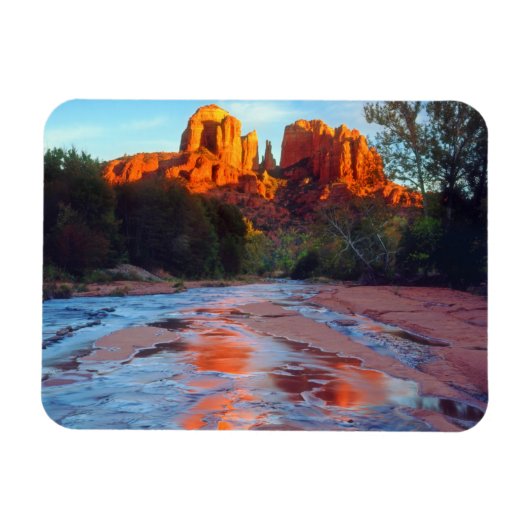 Cathedral Rock reflecting in Oak Creek at Sunset Magneet (Horizontaal)