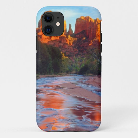 Cathedral Rock weerspiegeld in Oak Creek bij zonso Case-Mate iPhone Case (Achterkant)