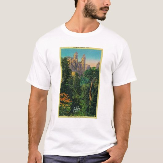 Cathedral Spires en Yosemite Valley T-shirt (Voorkant)